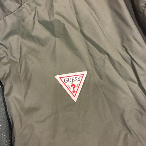 Guess Men’s Forest Green Windbreaker With Hood Jacket Never Worn Size XXL - Picture 5 of 8